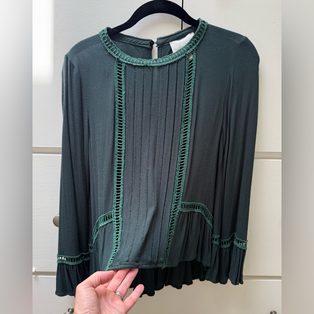 Rare Chloe Oliver High-Low Green Women's Top with Lots of Movement in Size S